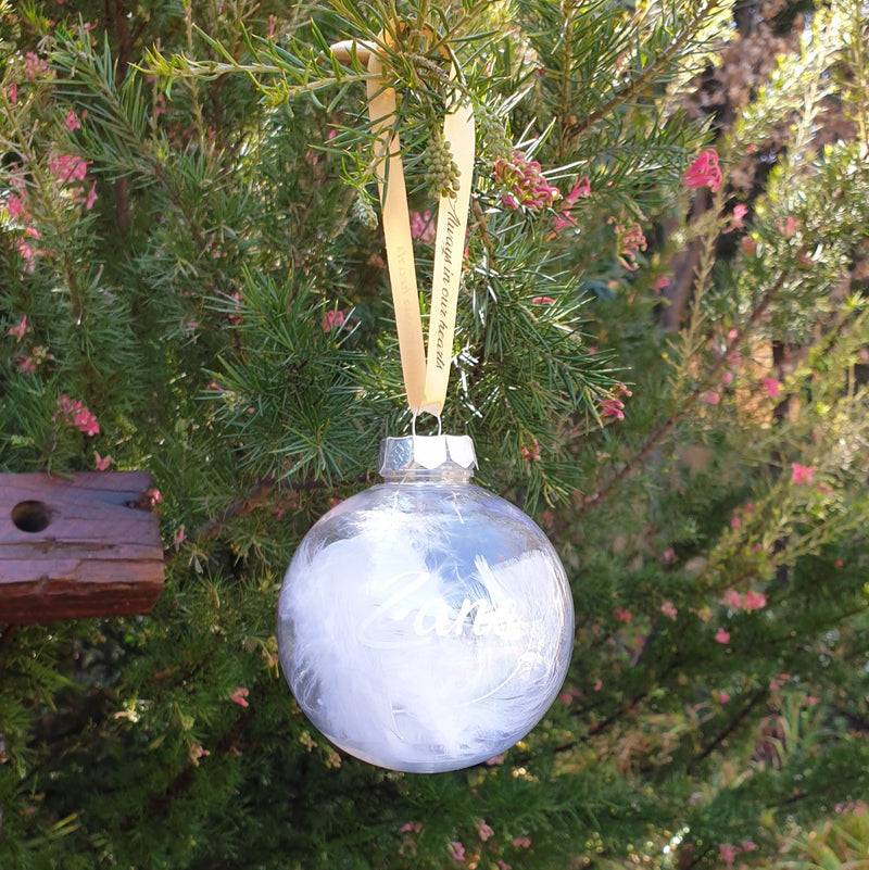 Bauble - In Remembrance - with gold ribbon and white feathers - Personalised