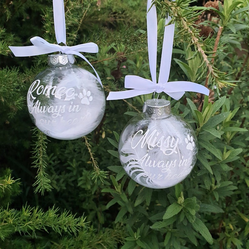 Bauble - In remembrance - for Pets - Personalised with White Feathers